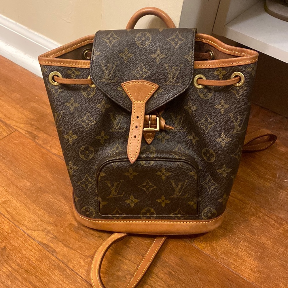Louis Vuitton Montsouris PM